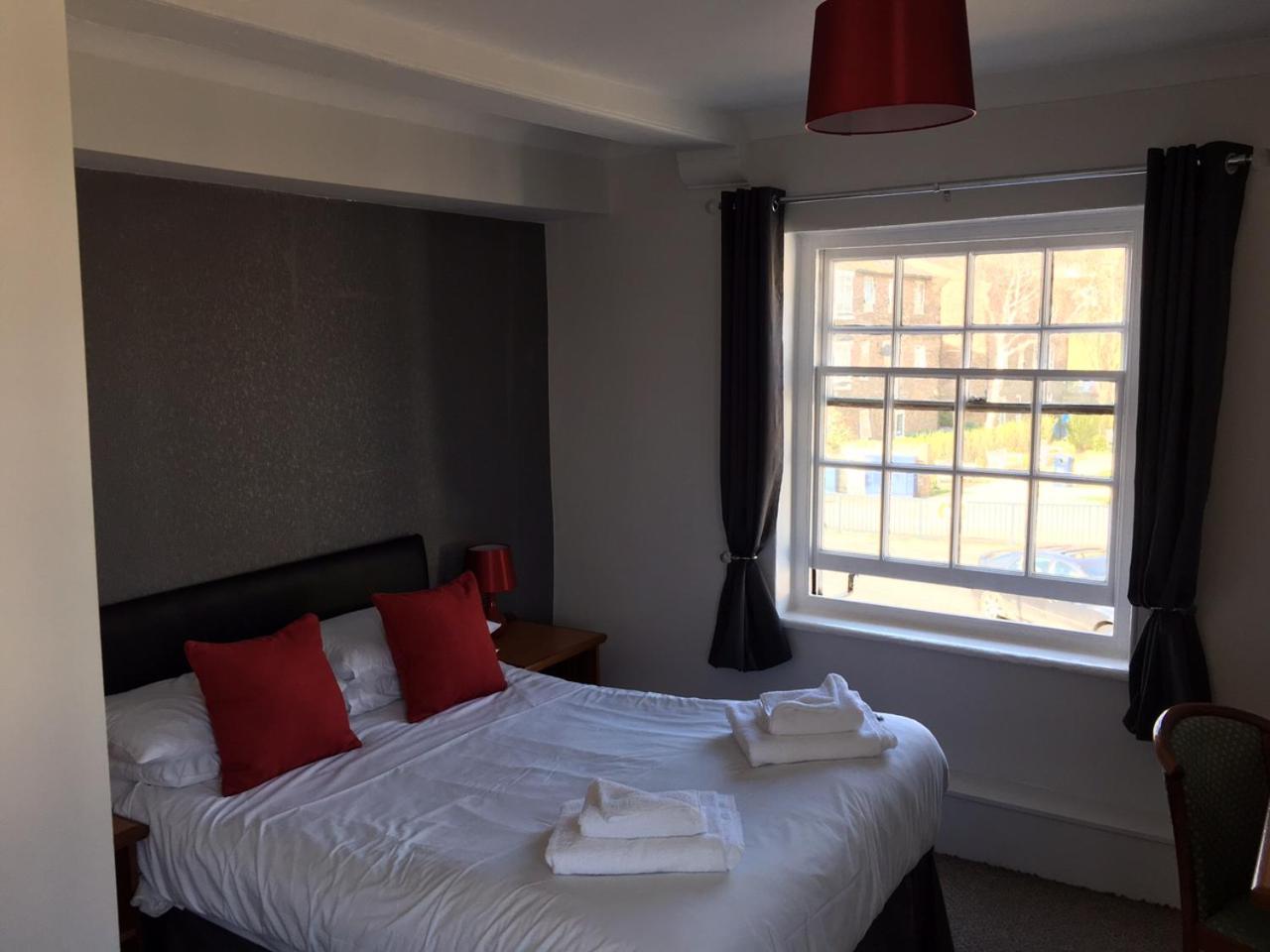The Red Lion Hotel Hythe  Buitenkant foto